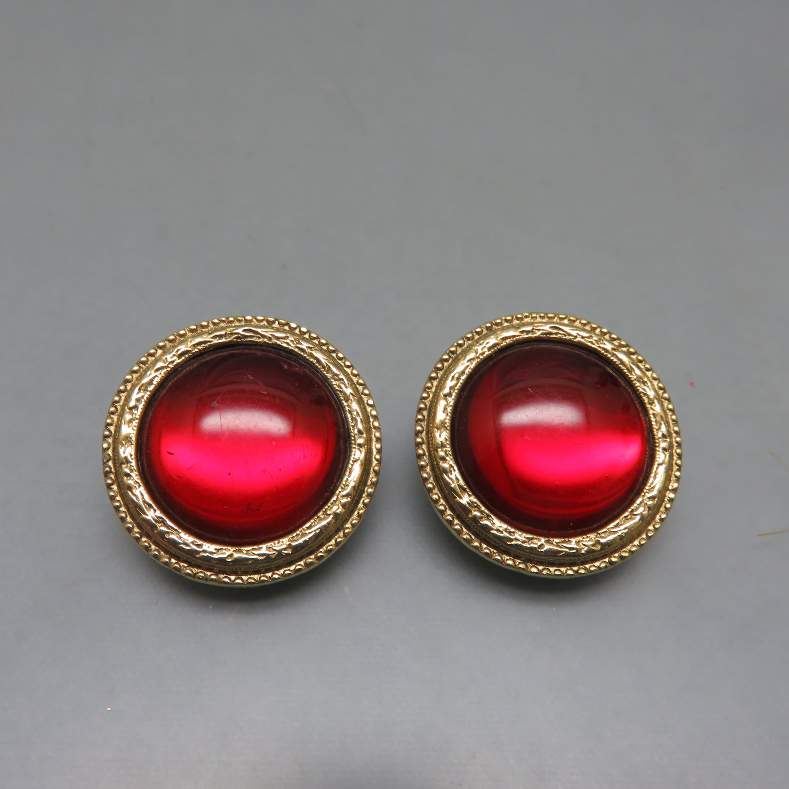 Ruby Red Lucite Cabochon in Goldtone Metal Vintage Clip On Earrings