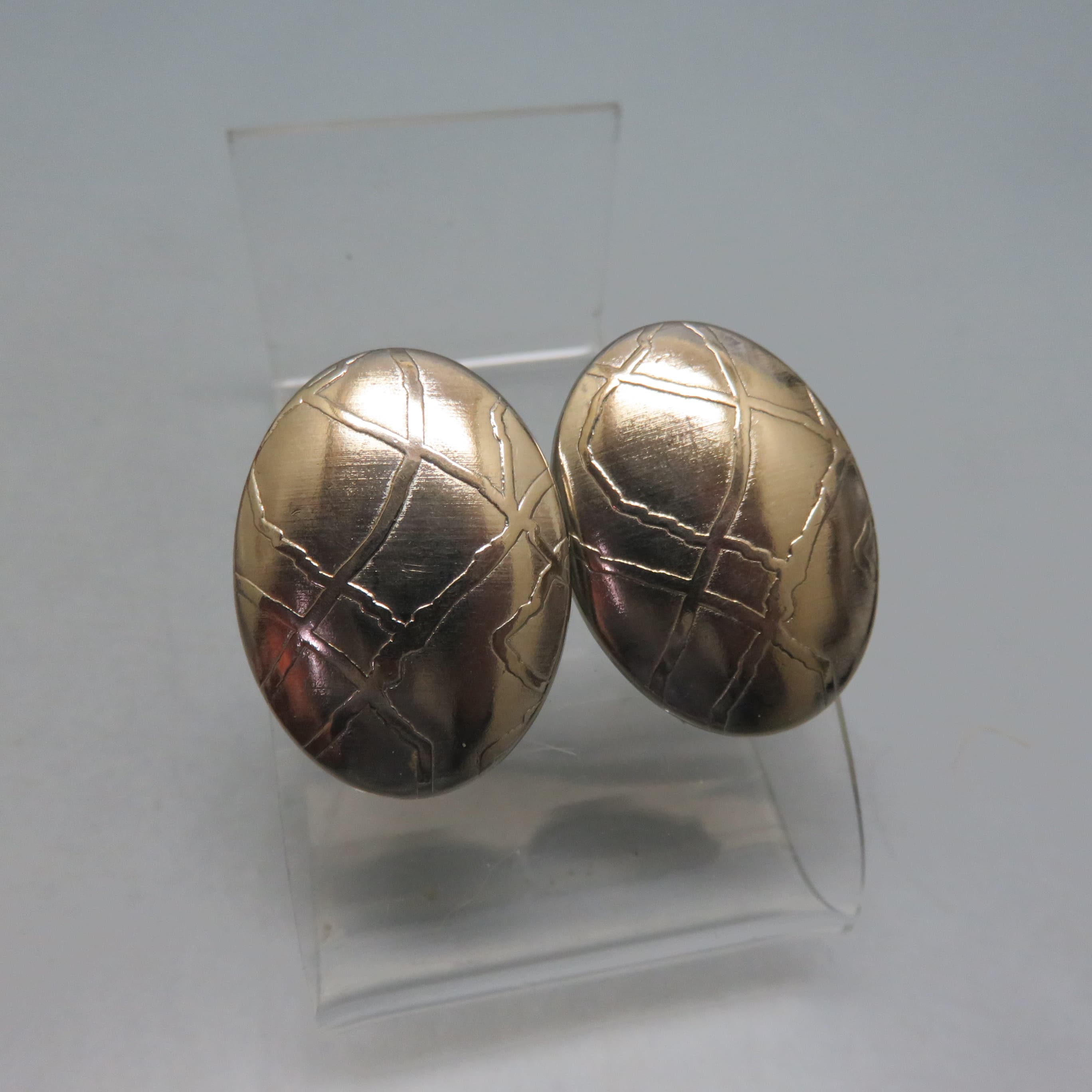 1980s Vintage Embossed Silvertone Metal Oval Clip On Earrings,