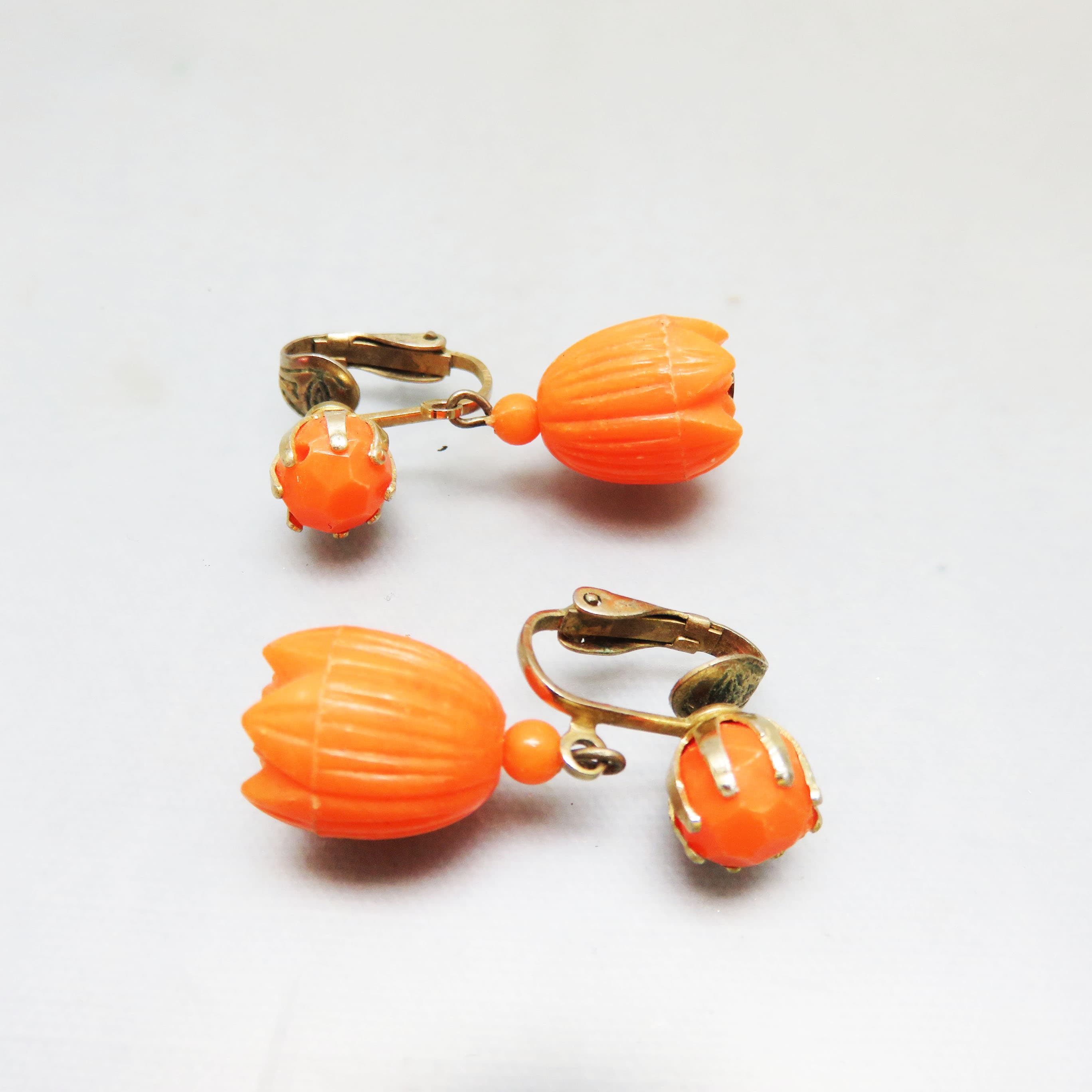 Faux Pikake Flower Bead Clip On Earrings, Orange 1960's Dimestore Clip On Earrings