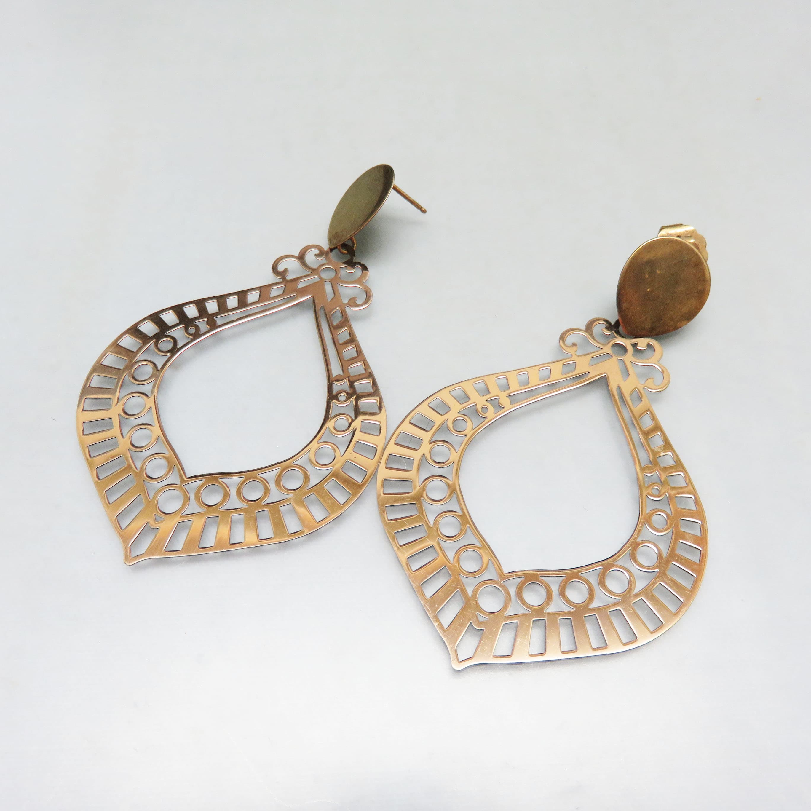 Laser Lace Elegant Dangle Pierced Earrings, Gold Plated Metal