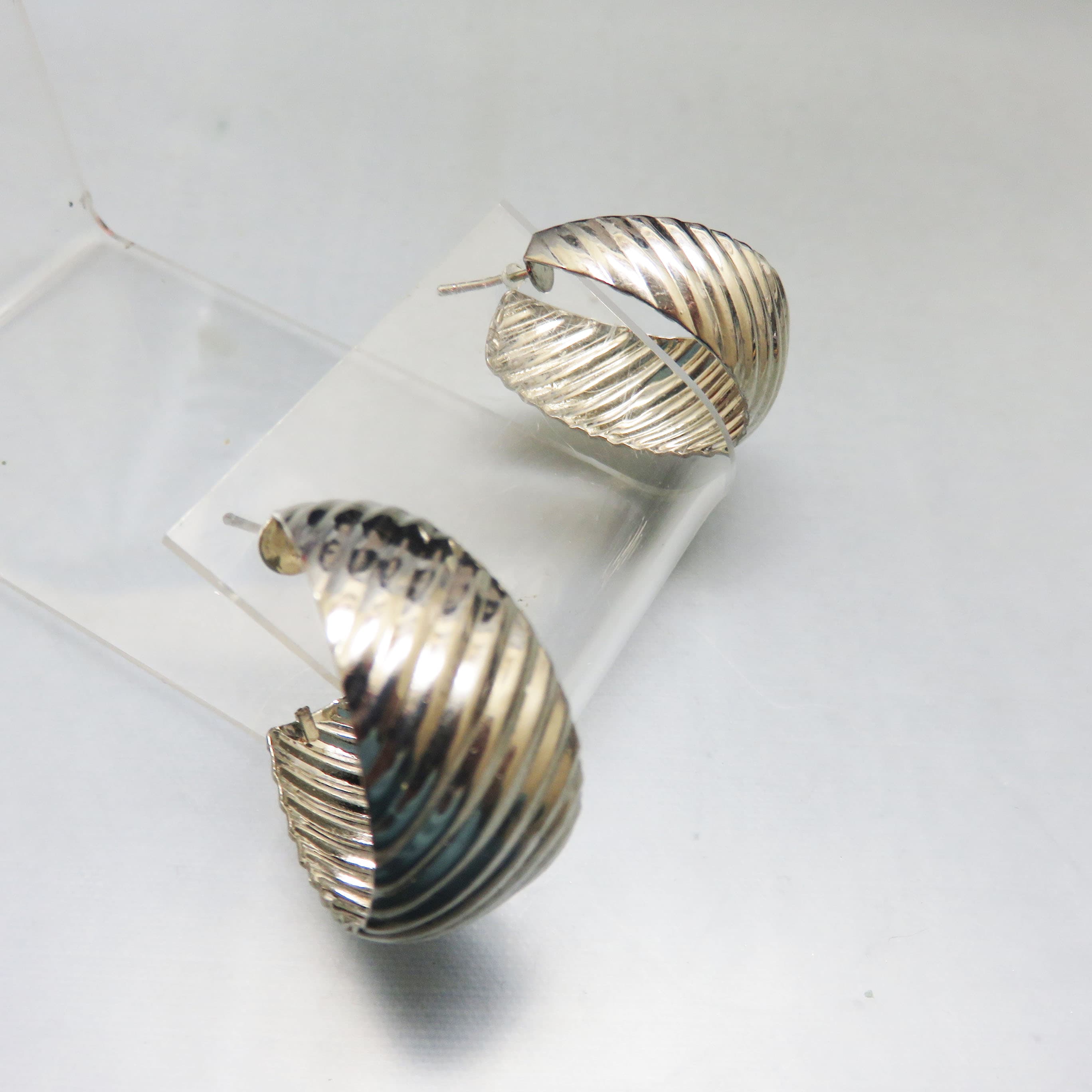 Lightweight Ridged Silvertone Metal Open Hoop Pierced Earrings