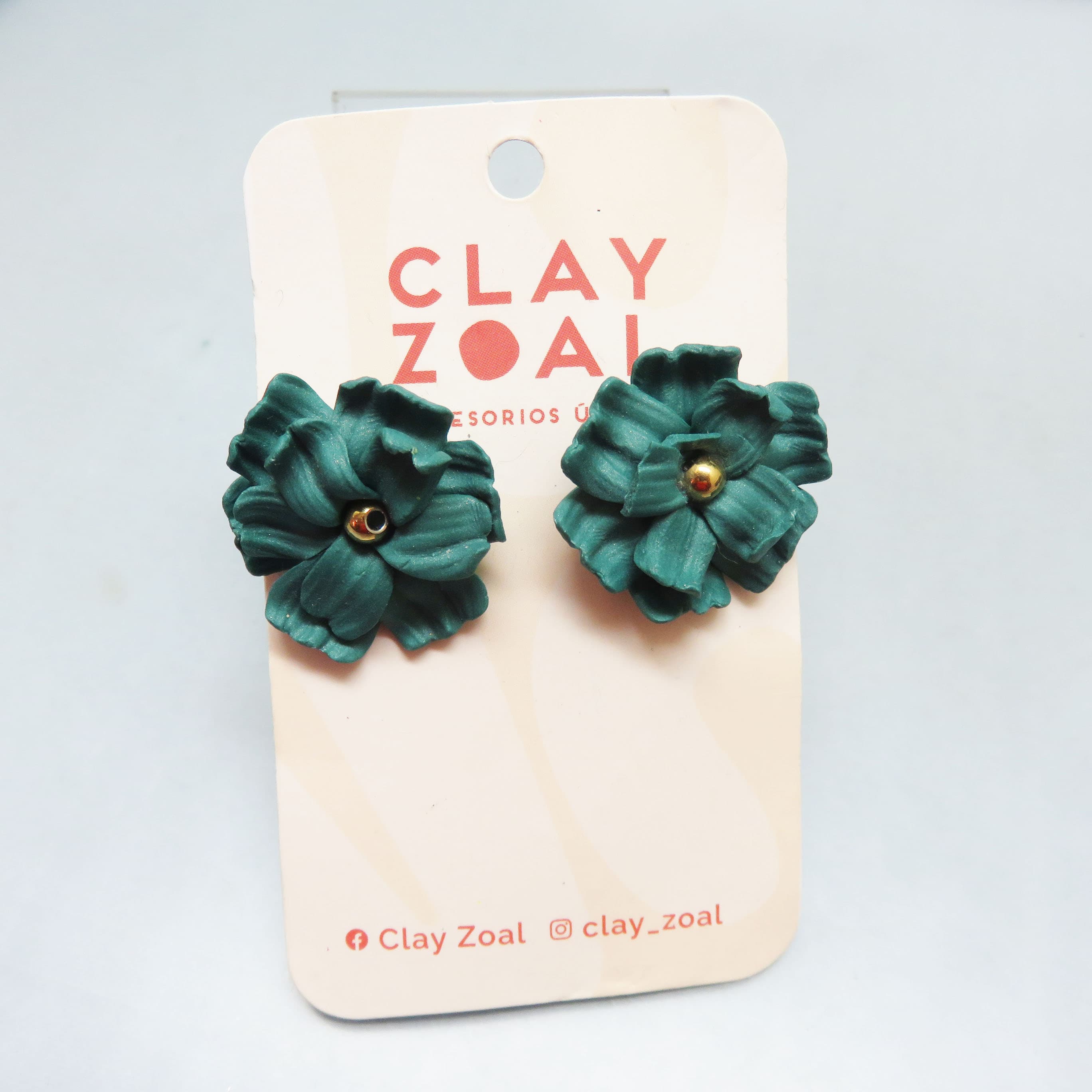 Clay Zoal Green Clay Floral Pierced Earrings