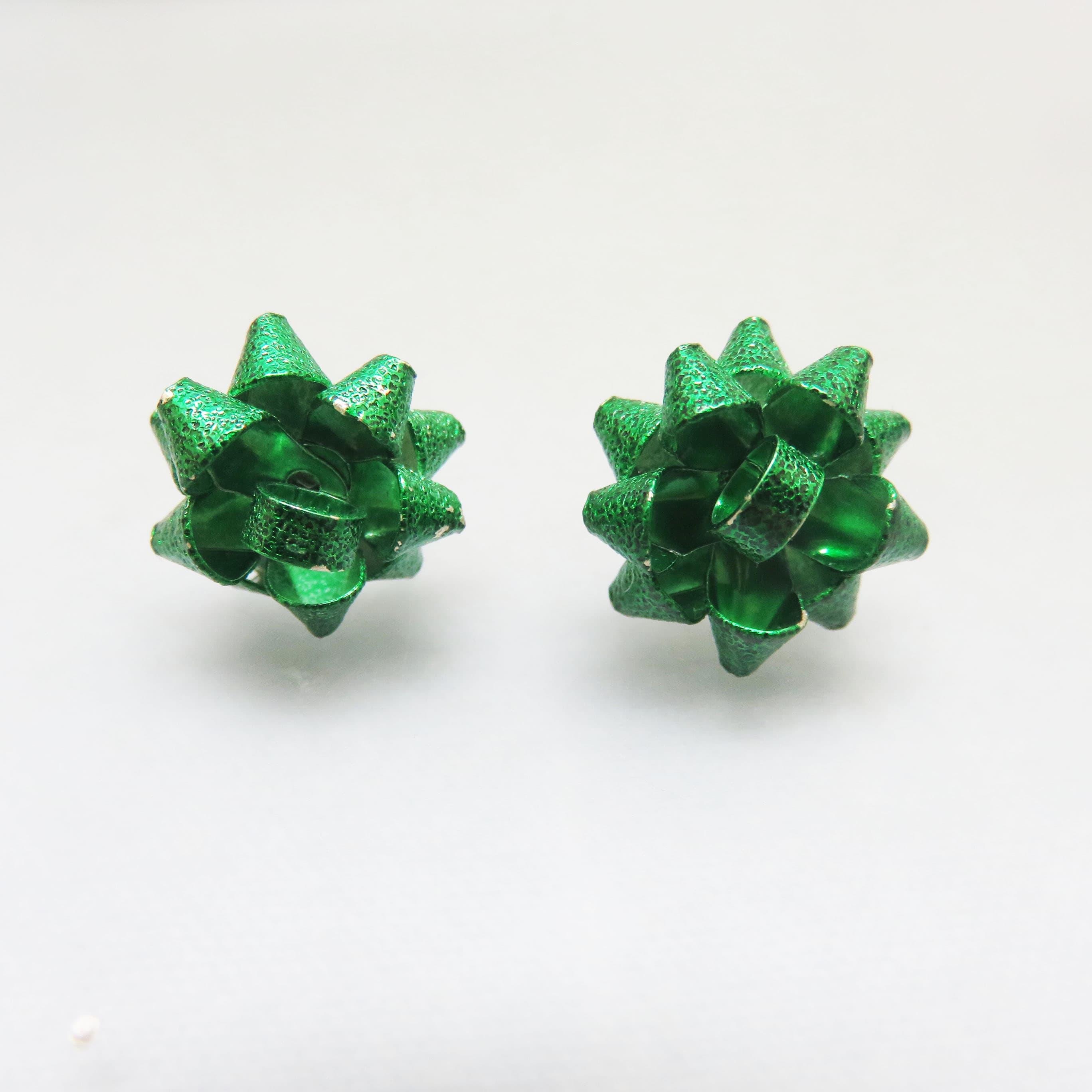 Green Glittered Package Bow Pierced Earrings, Post Style