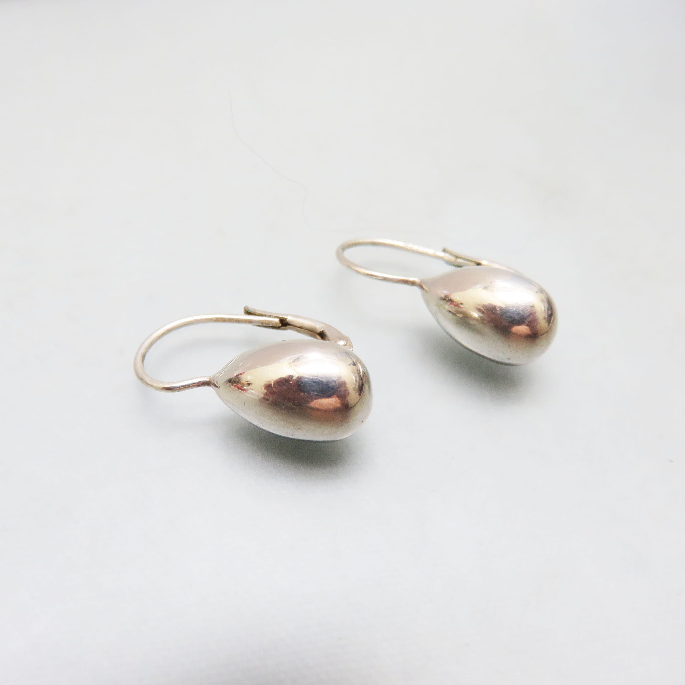 Vintage Silver-Plated Teardrop Earrings | Minimalist Leverback Dangles | Sculptural Modern Jewelry