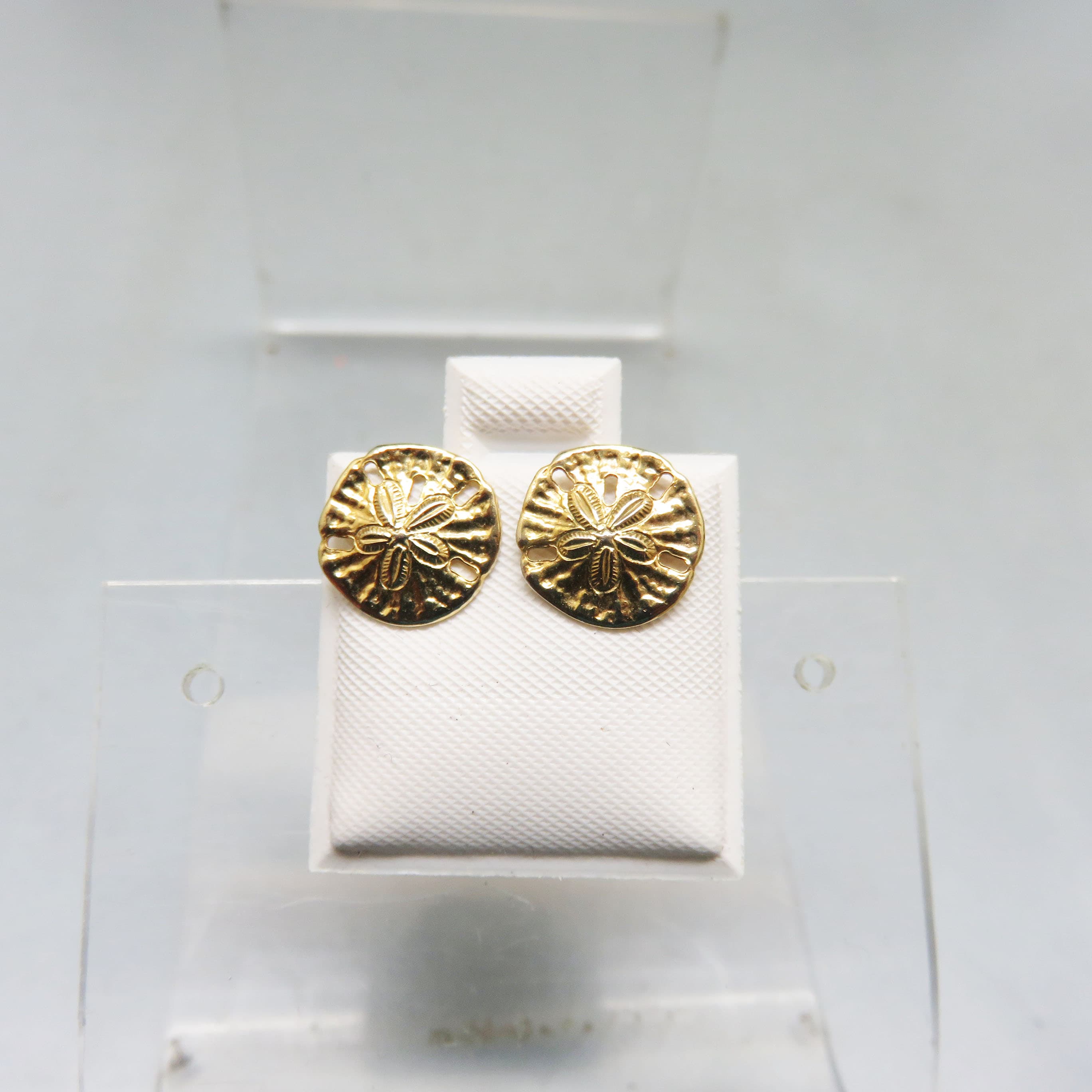 Vintage Gold Tone Sand Dollar Stud Earrings | Nautical Beach Pierced Earrings | Coastal Ocean Jewelry