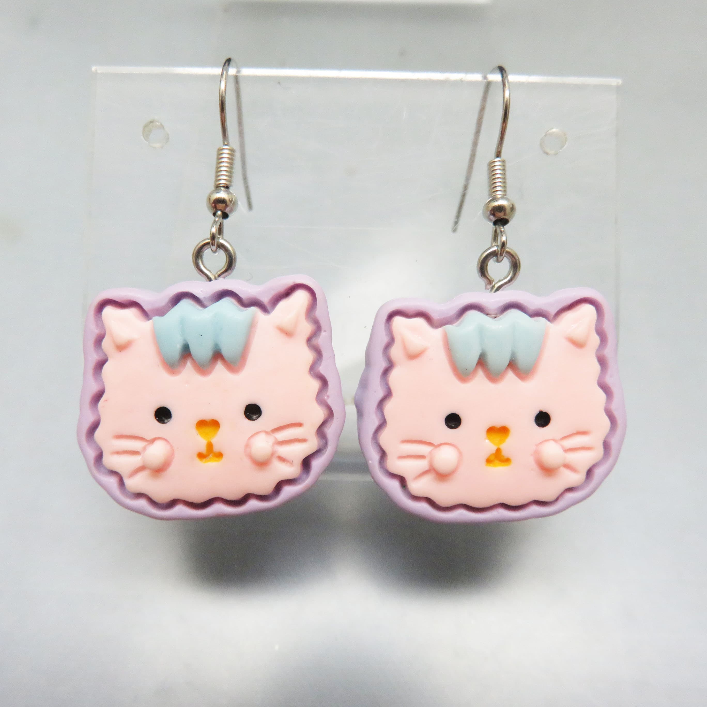 Kawaii Kitty Cat Dangle Earrings, Pastel Pink Plastic Cat Earrings, Cute Children's Pierced Earrings, Whimsical Cat Lover Jewelry