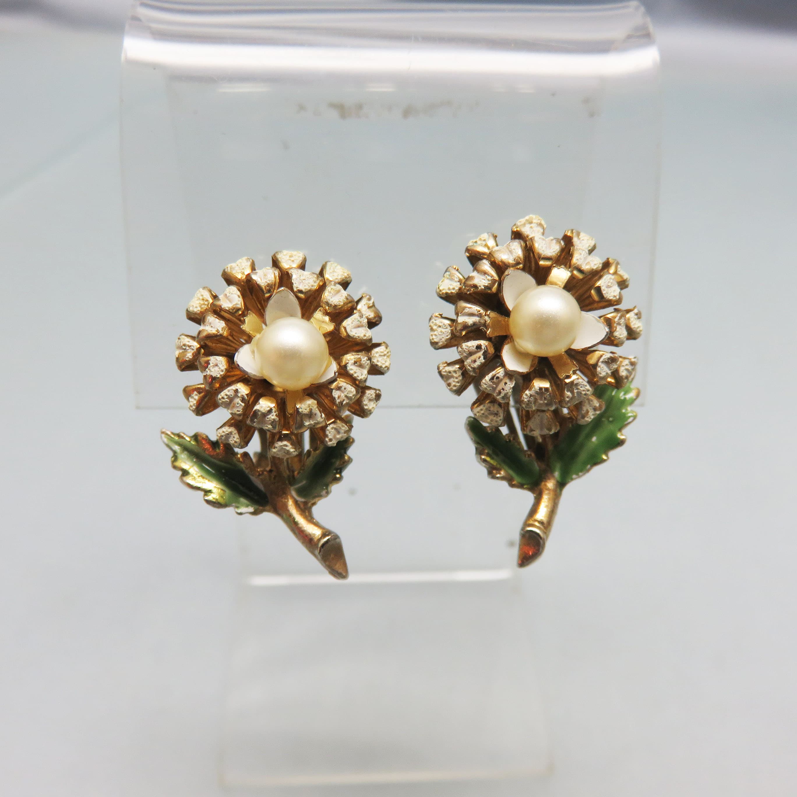 Pearl-Hearted Golden Zinnia Vintage Clip Earrings  Description:
