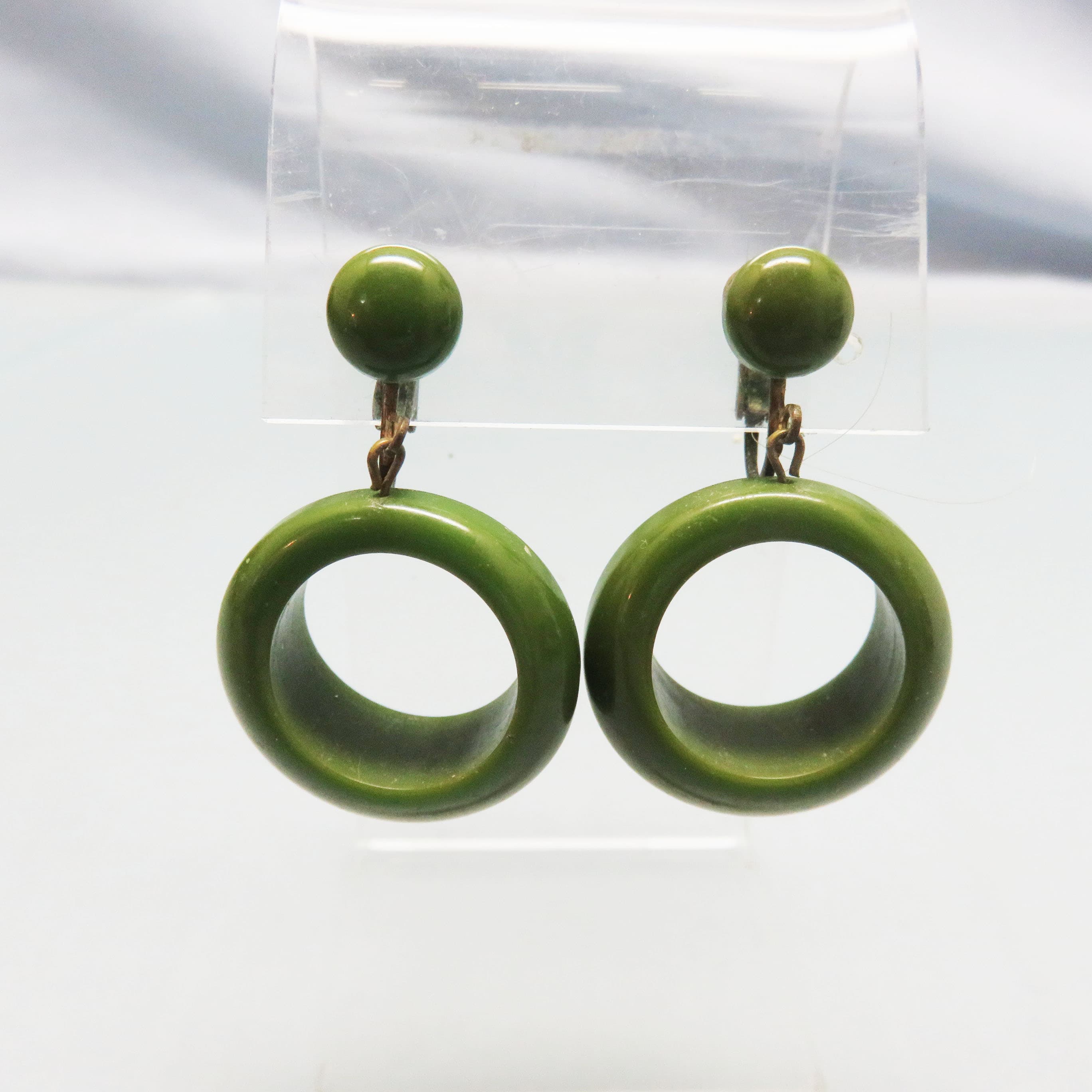 Vintage Spinach Bakelite Door Knocker Clip-On Earrings