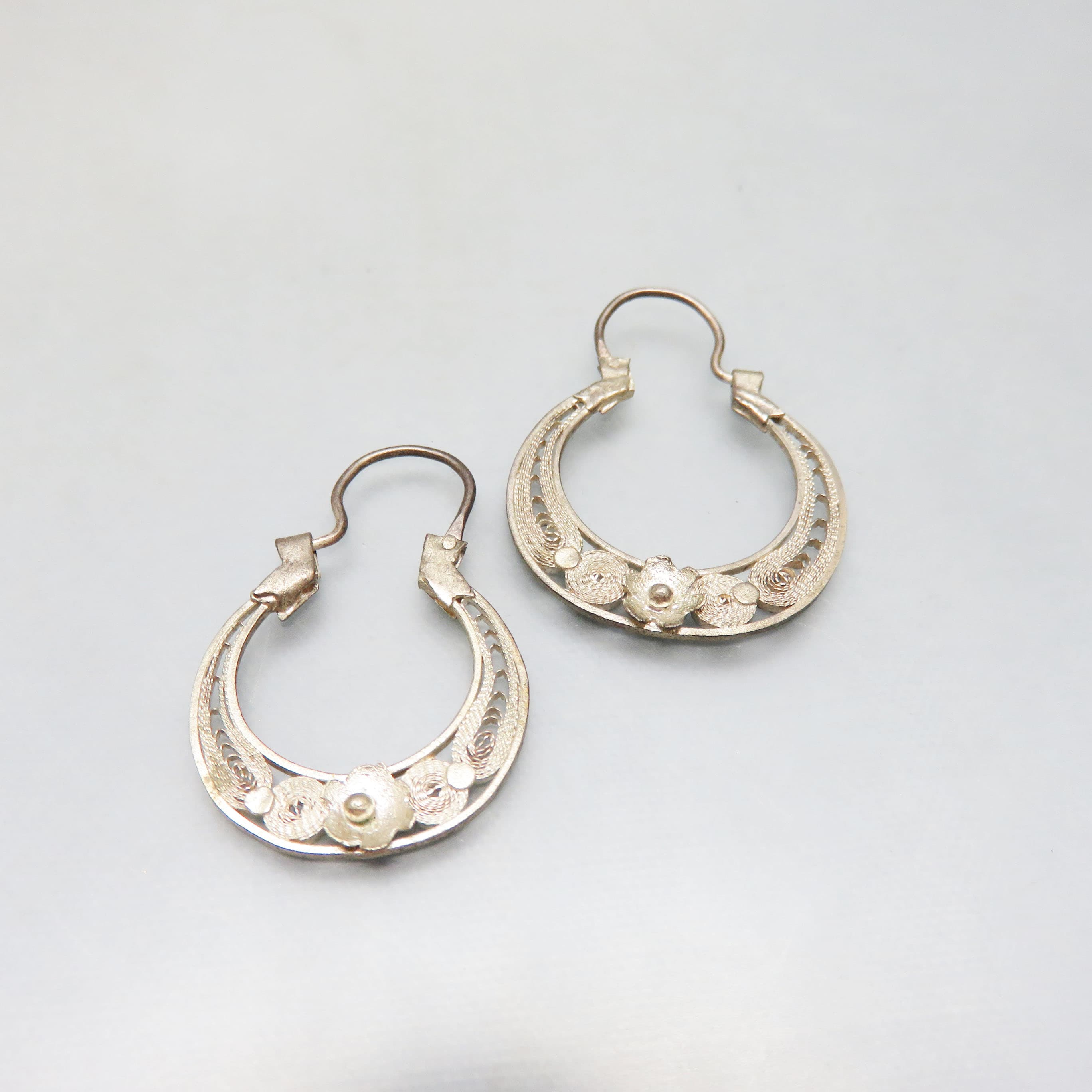 Vintage White-Metal Floral Filigree Hoop Earrings