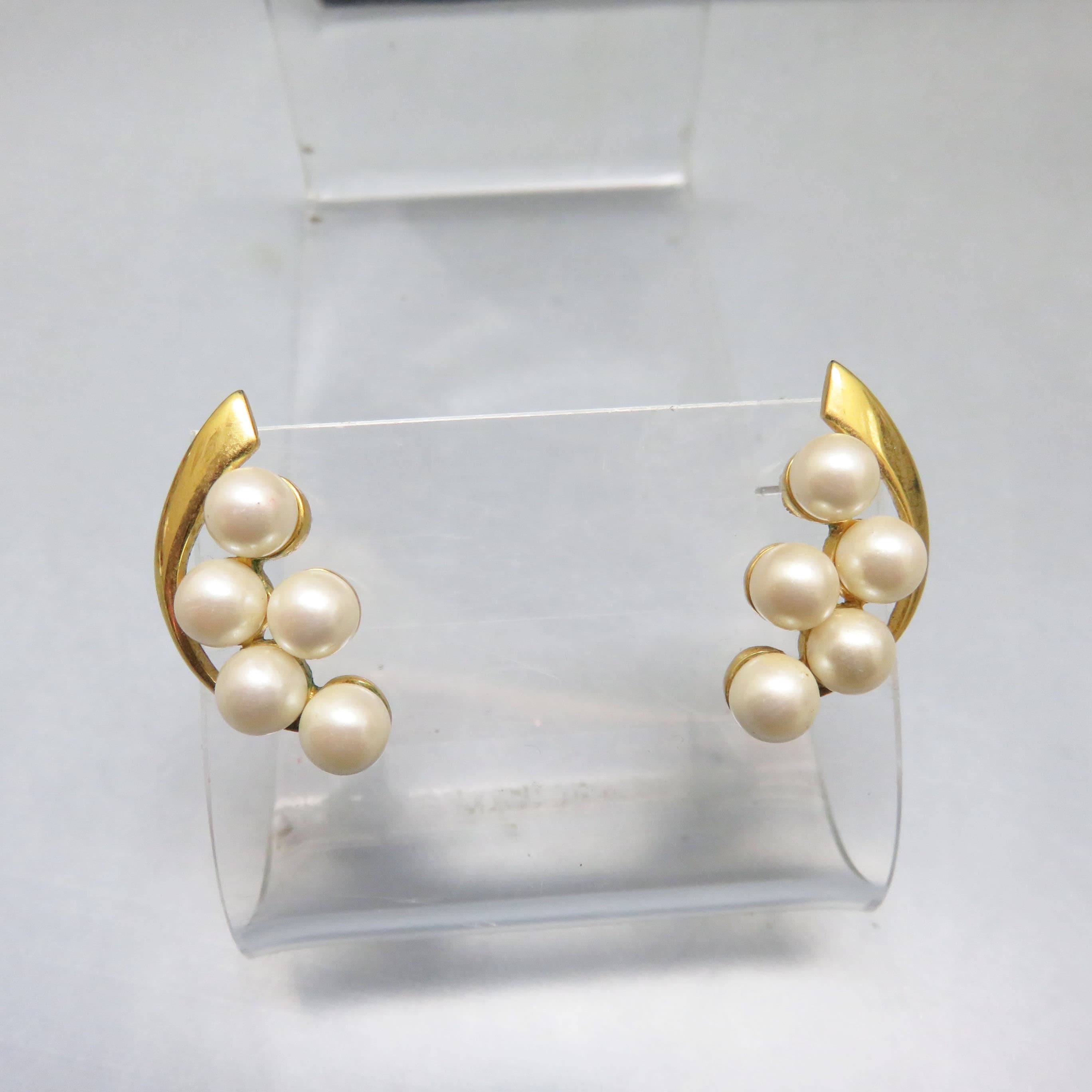 1960s Faux Glass Pearl Cluster Goldtone Post Earrings, Mid Century Vintage Bridal Jewelry, Classic Pearl Statement Earrings