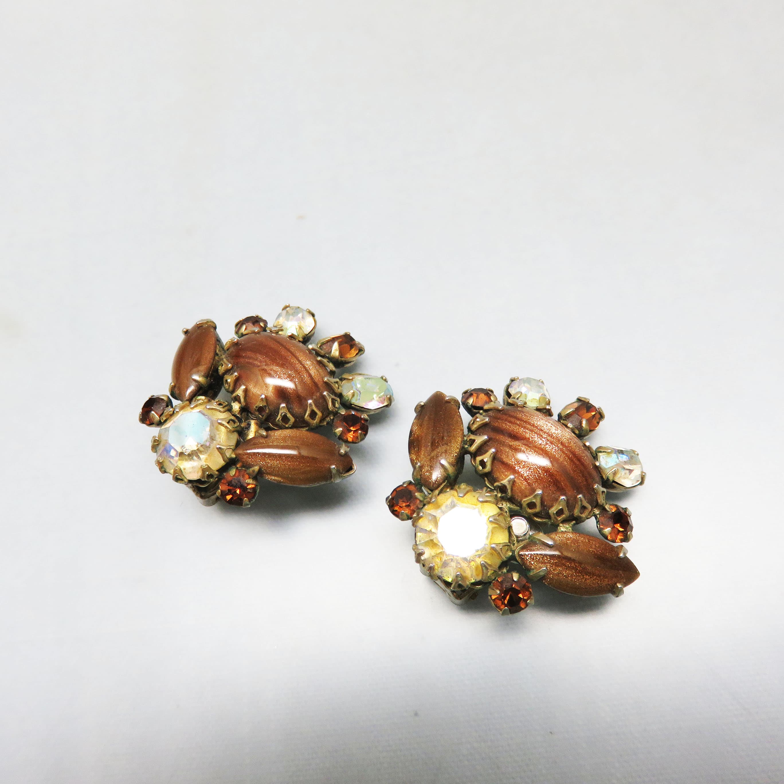 Mid-Century Copper Brown Aurora Borealis Clip Earrings