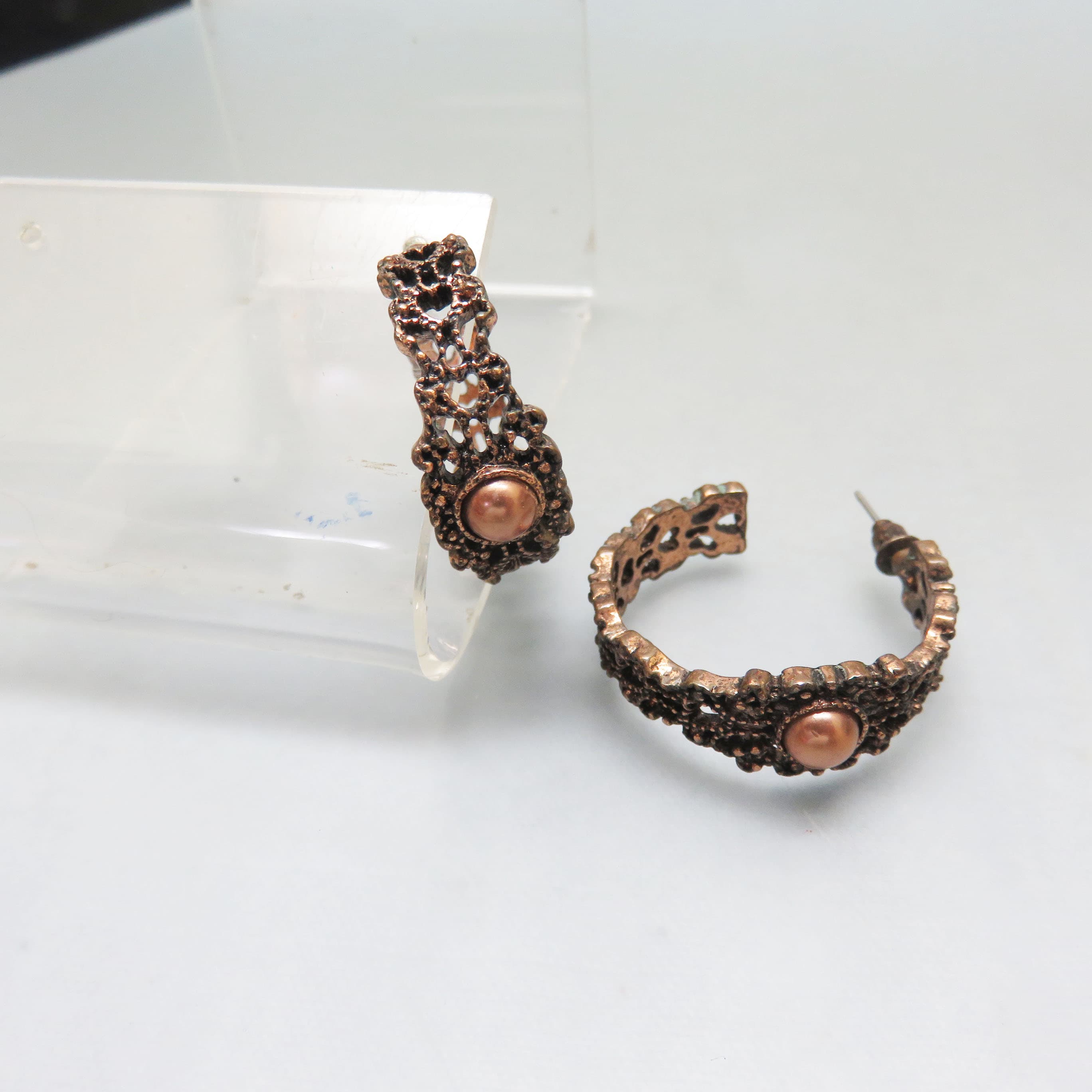 Vintage Copper Plated Filigree Hoop Earrings Peach Faux Pearl Post Backs
