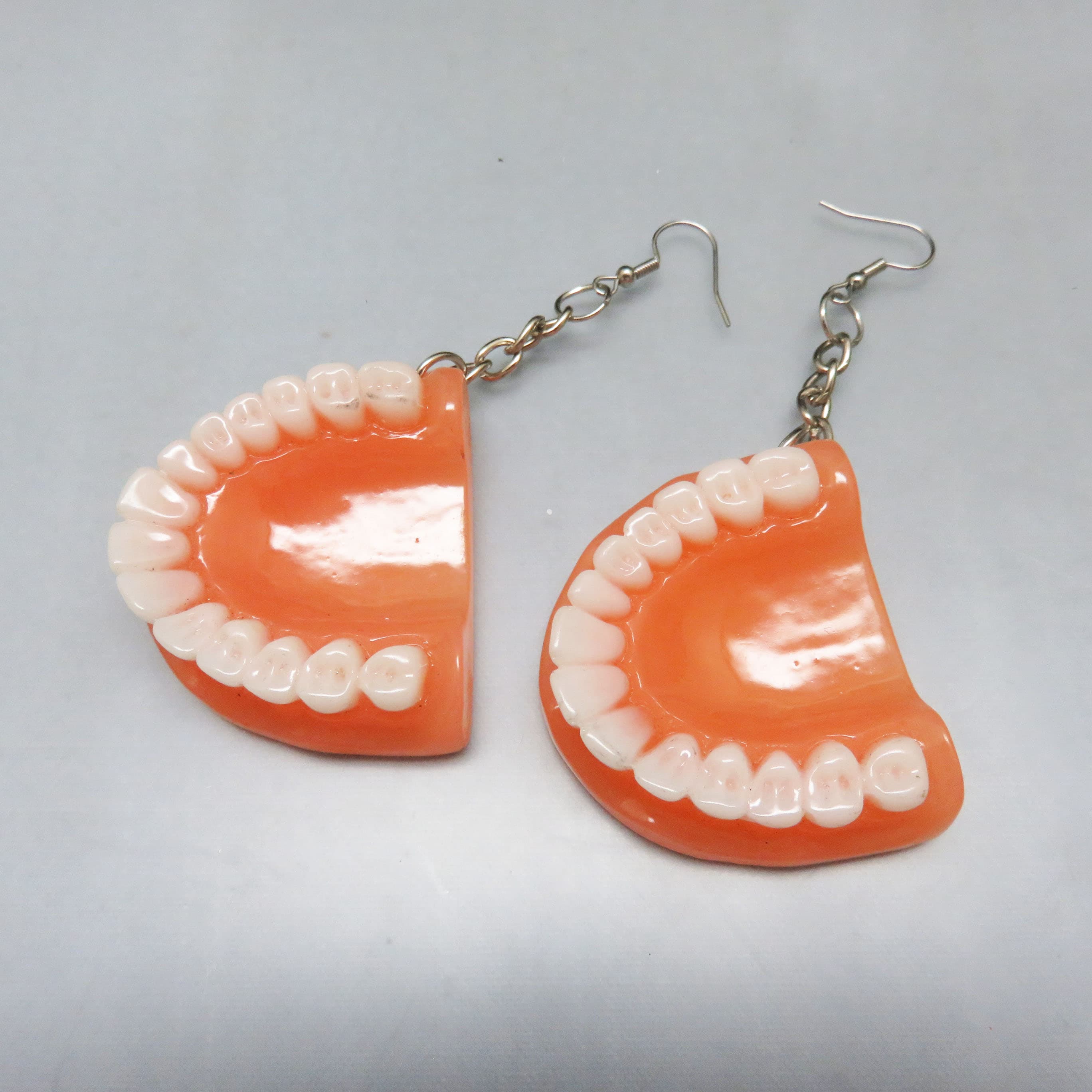 Oversized Realistic Denture Earrings – Plastic False Teeth French Hook Novelty Dangles