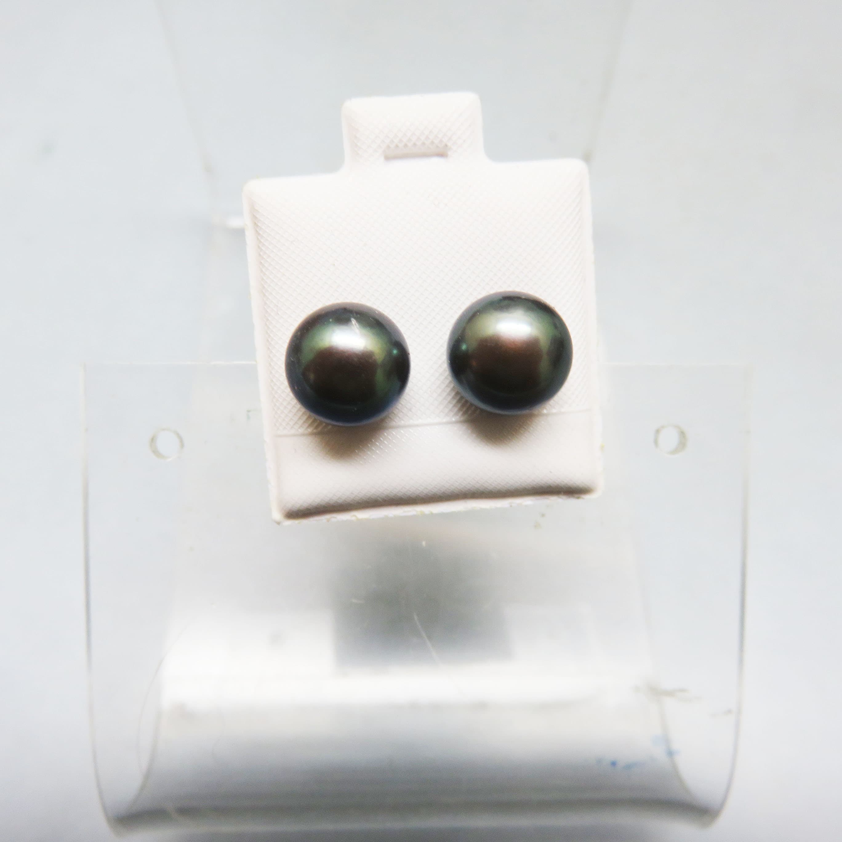 Midnight Peacock Pearl Stud Earrings – Dark Iridescent Post Earrings