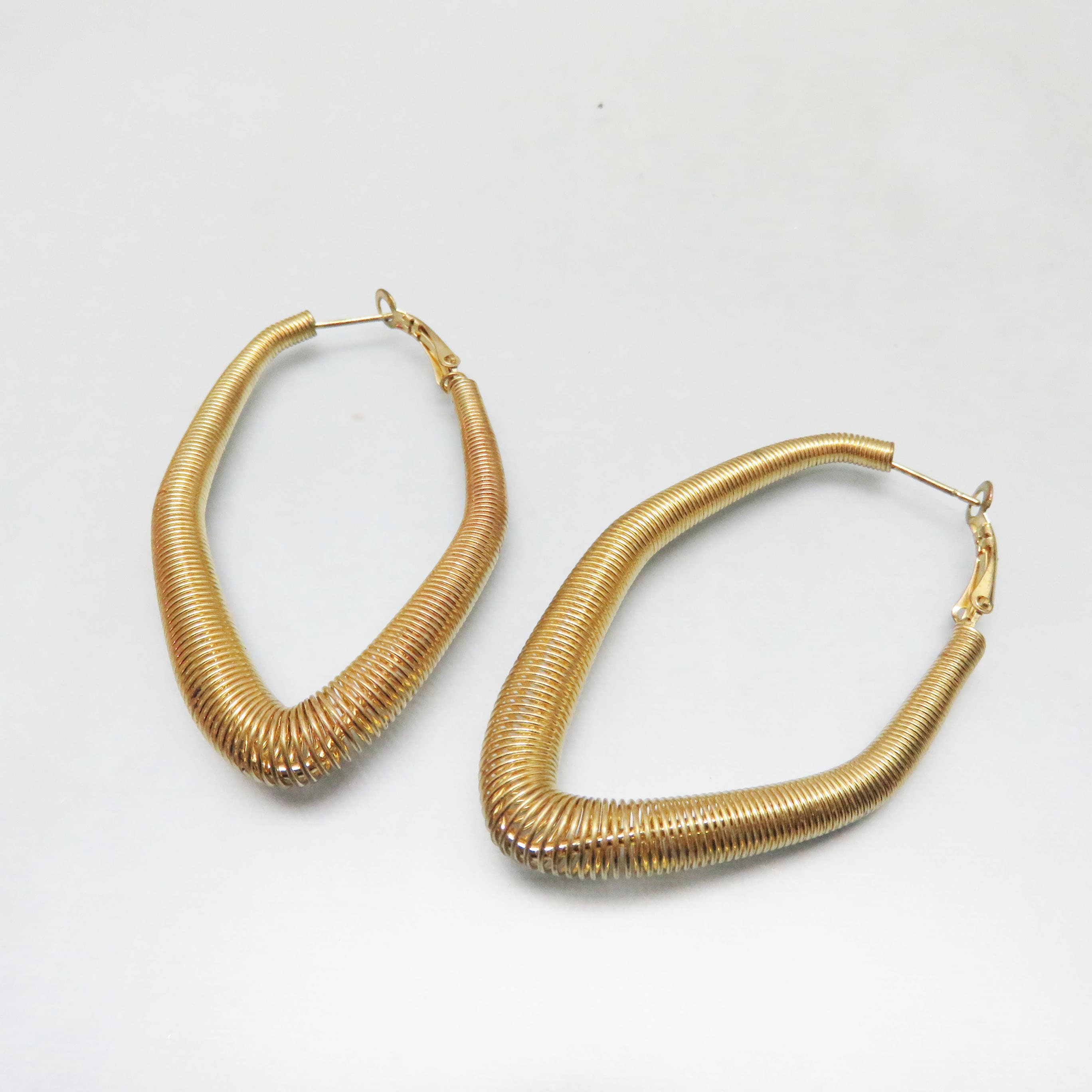 Vintage Goldtone Spring Hoop Earrings – Coiled Wire Industrial Teardrops – Lightweight Latch Backs