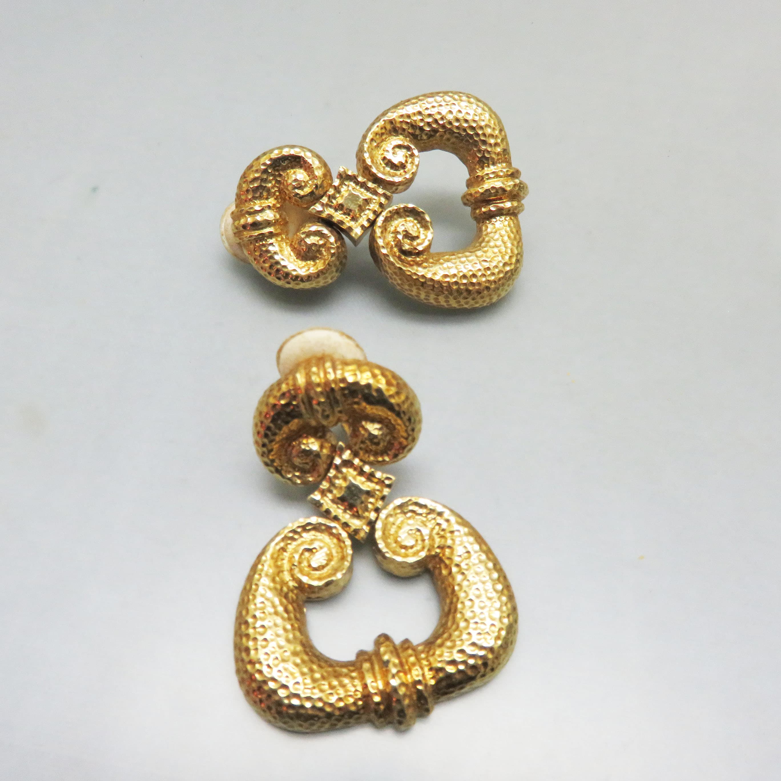 Vintage Goldtone Scroll Clip On Earrings – Textured Door Knocker Dangles – Designer Quality Statement Earrings