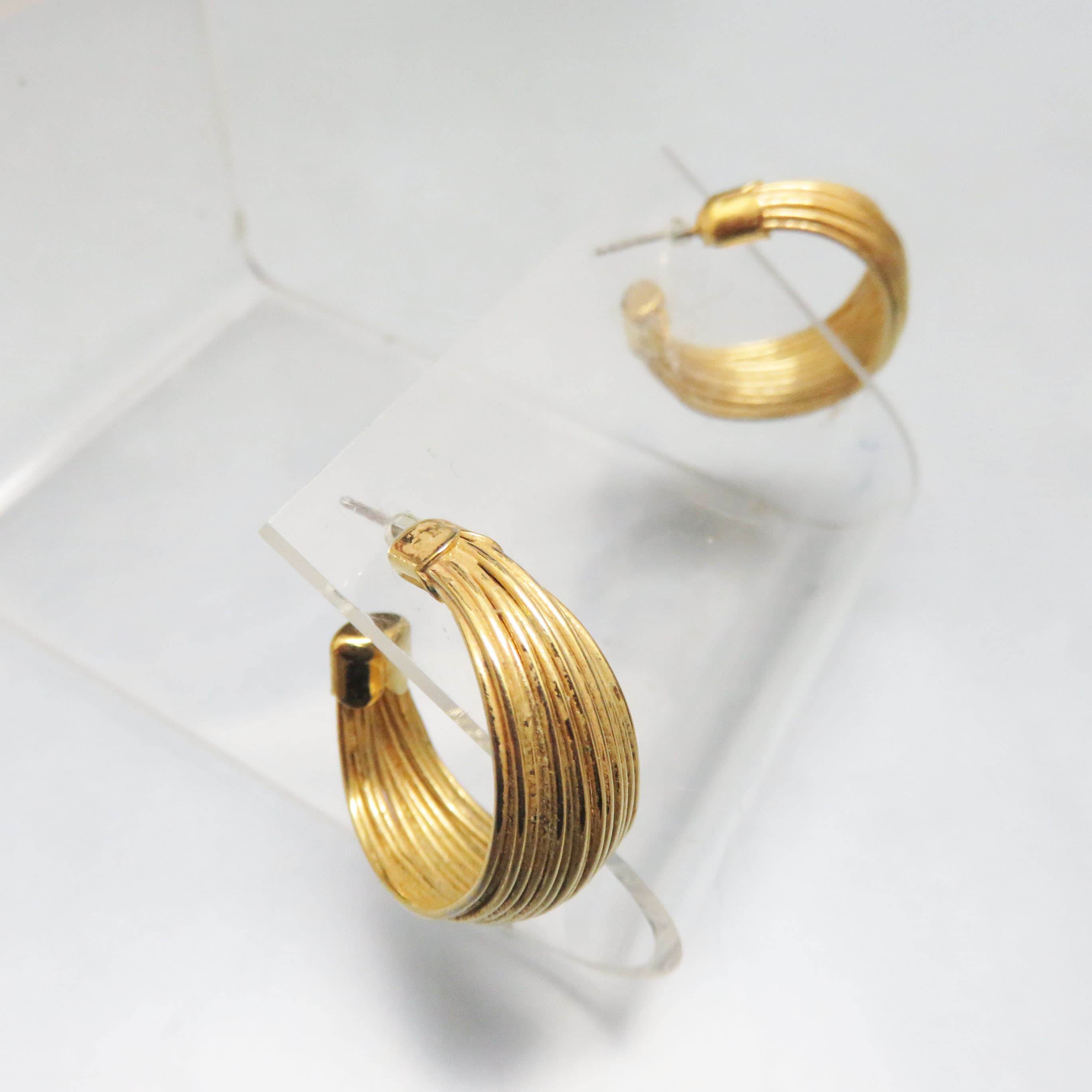 Goldtone Multi Wire Hoop Earrings – Ribbed Tapered Post Hoops – Modern Architectural Earrings