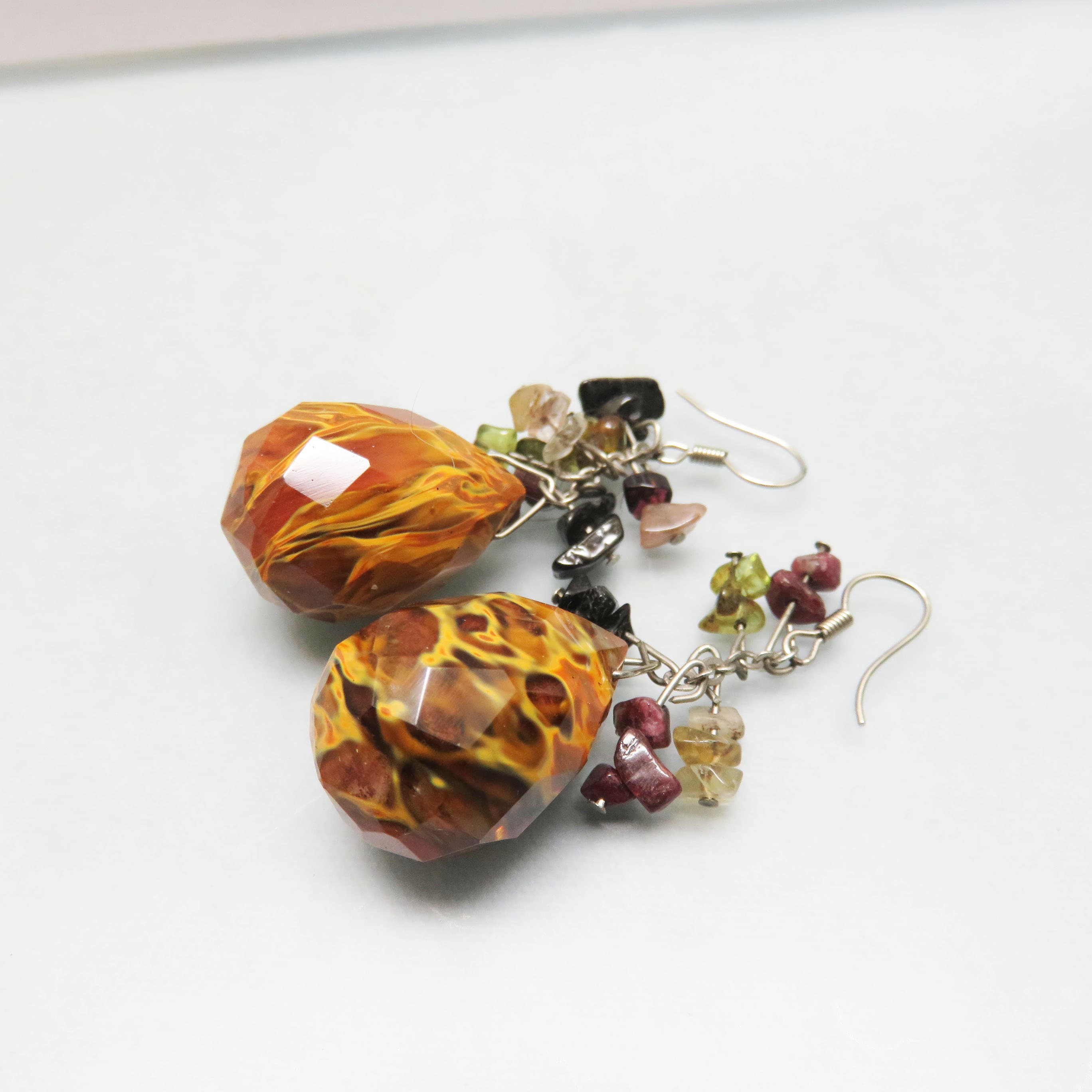 Faceted Marbled Art Glass Earrings – Garnet and Peridot Gemstone Chip Dangles