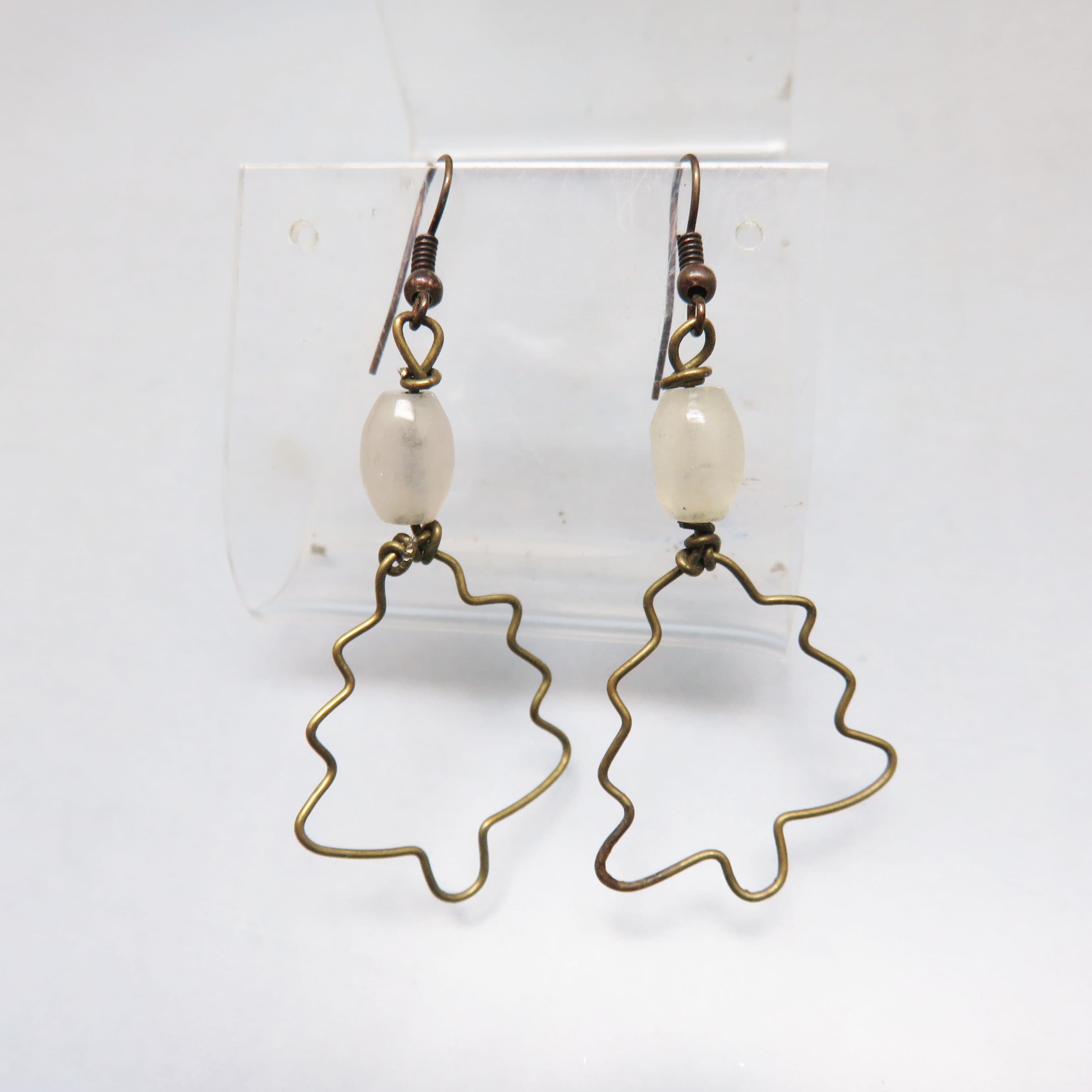 Vintage Open Wire Christmas Tree Earrings – Brass and Translucent Glass Bead Dangles