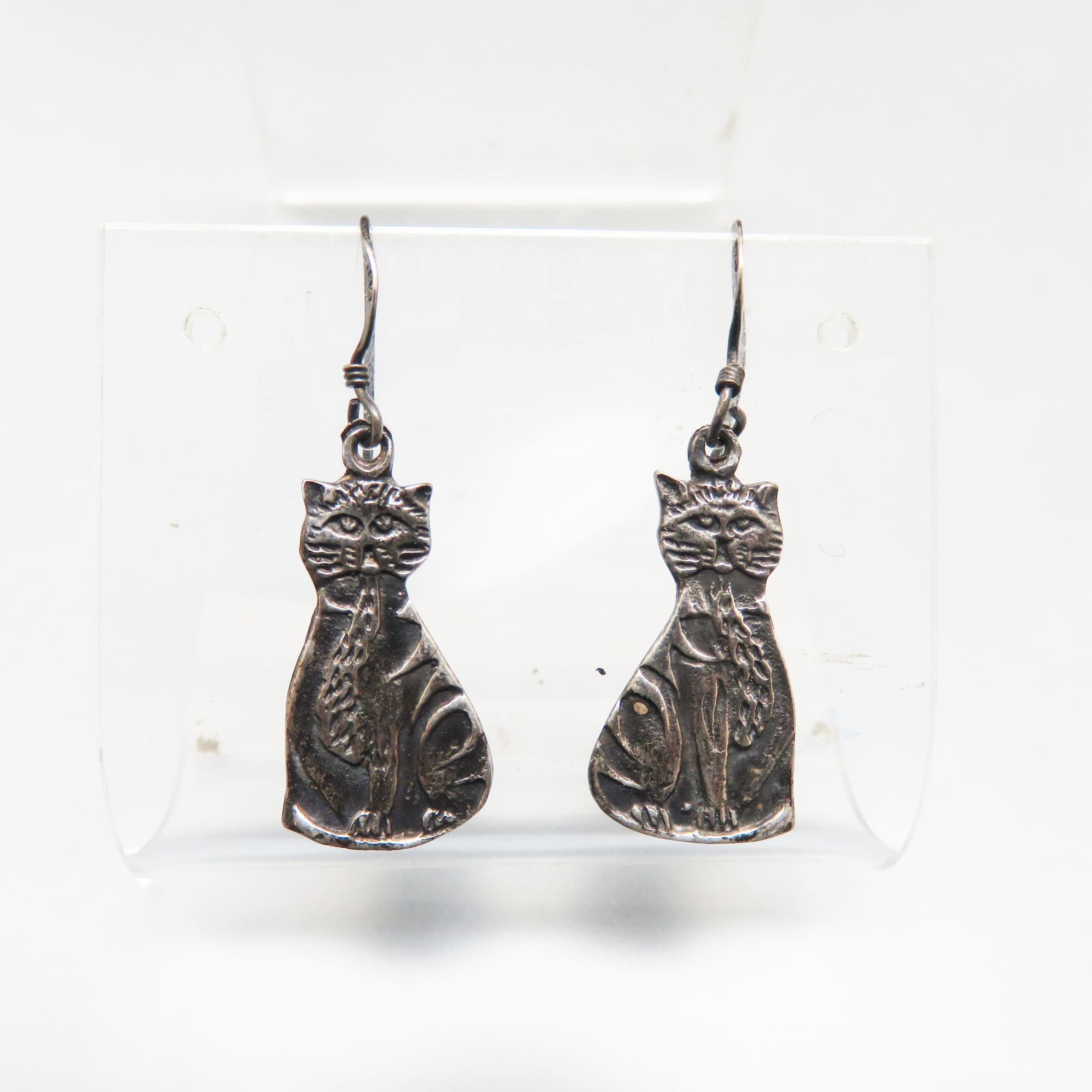Vintage 925 Sterling Silver Cat Earrings – Embossed Seated Cat French Hook Dangles