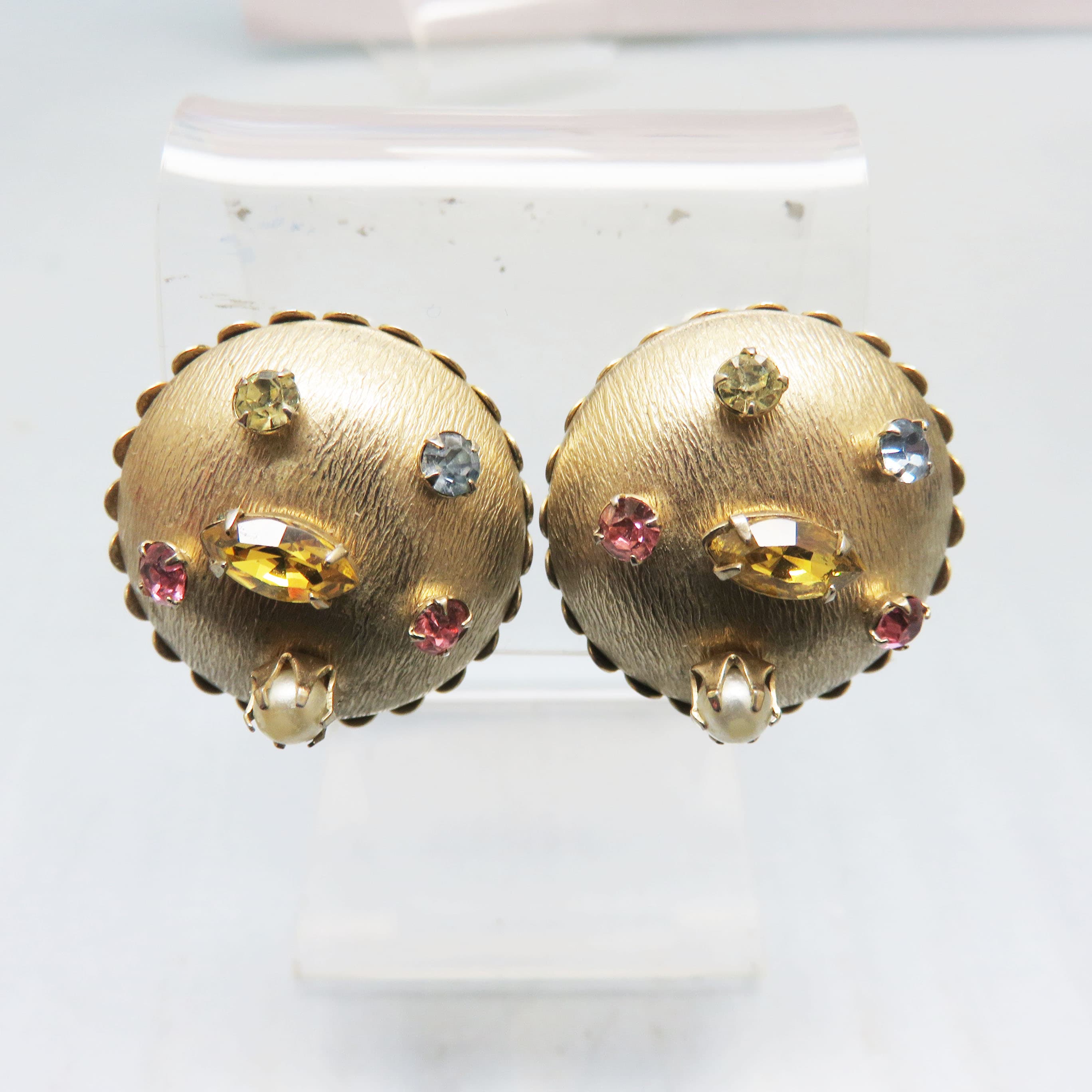 1960s Modernist Rhinestone Clip On Earrings – Brushed Goldtone Domed Vintage Statement Clips