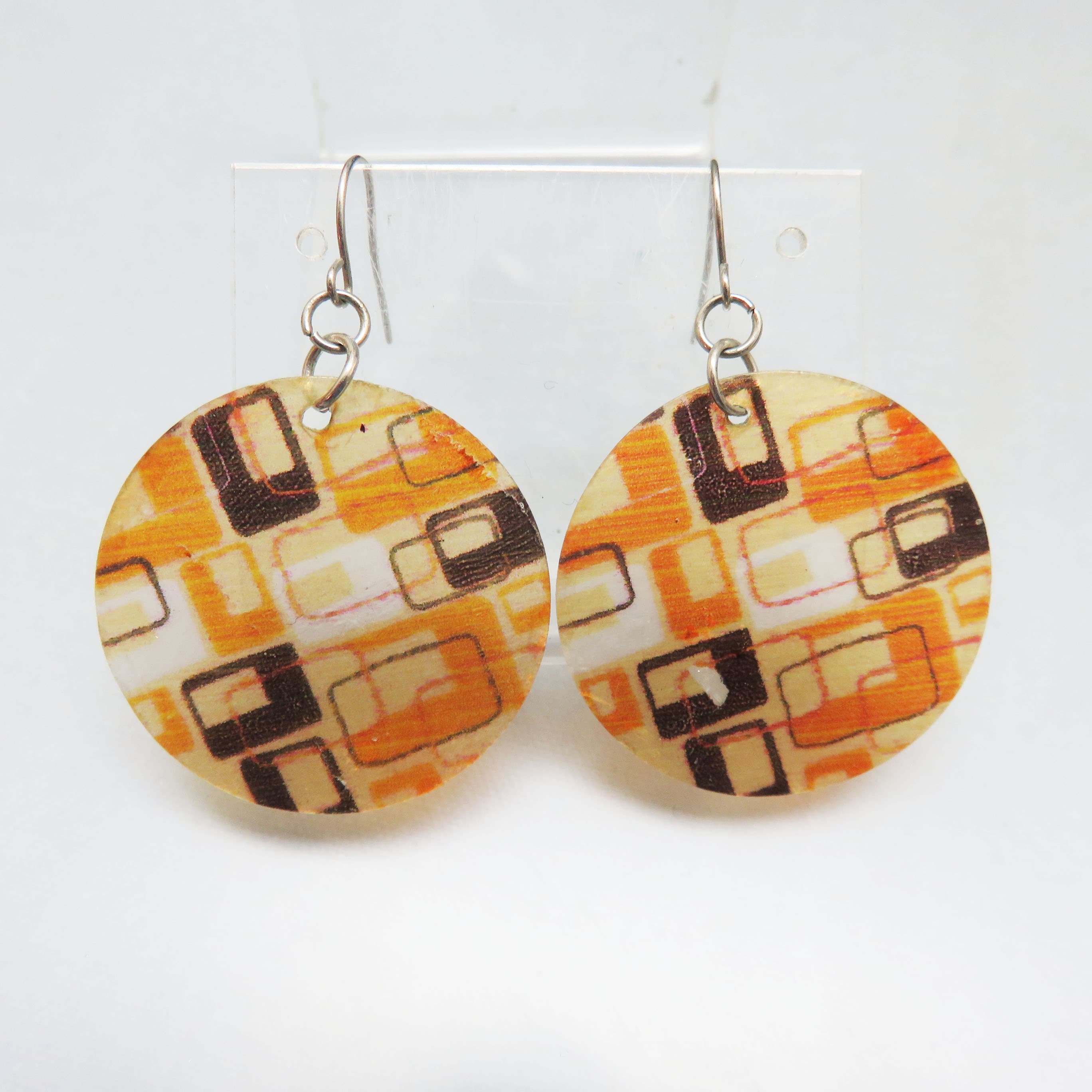 Vintage Printed Capiz Shell Earrings – Retro Orange Geometric Dangles – Lightweight Statement Earrings